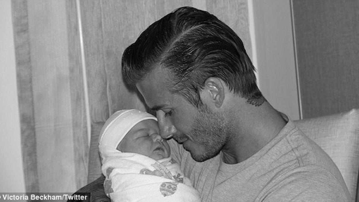 vezi aici primele fotografii cu harper seven fetita cuplului beckham
