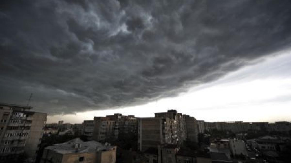 dupa canicula vin furtunile codul galben de vijelii a intrat in vigoare vezi prognoza meteo