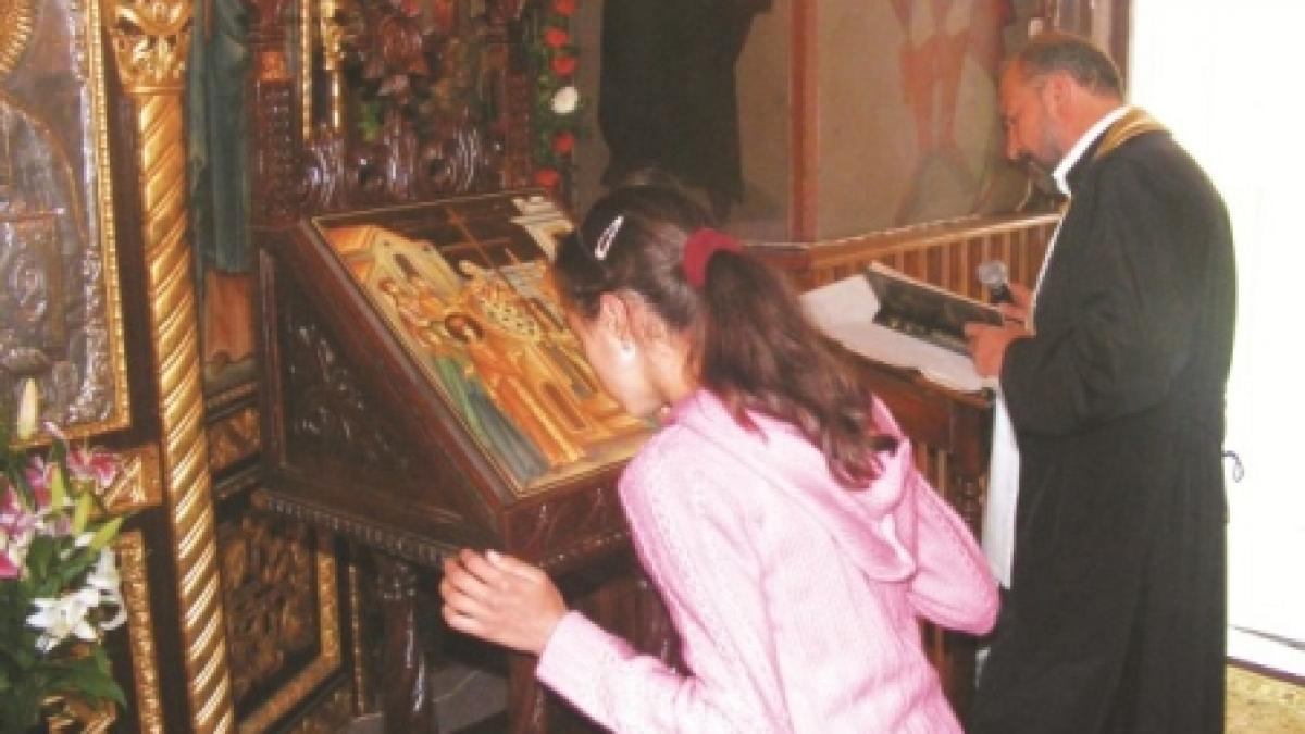 liceenii care vor sa devina studenti cauta ajutor in biserici