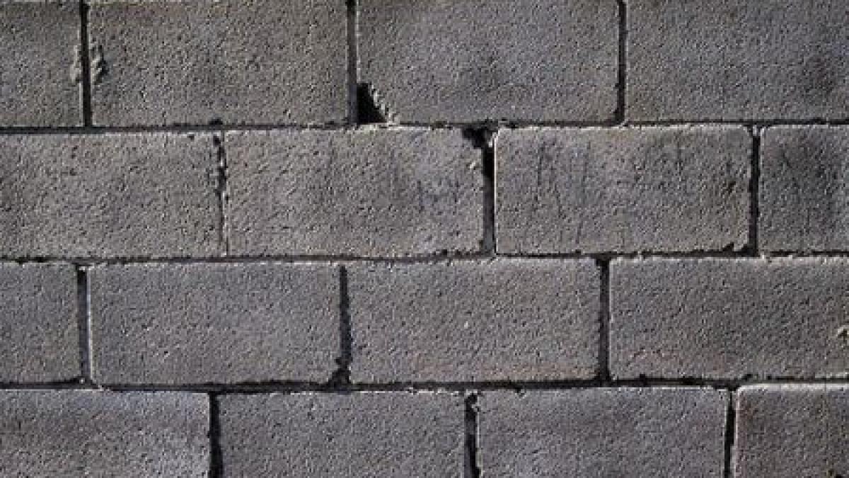 marele zid tiganesc s a finalizat constructia desparte romii de restul baimarenilor