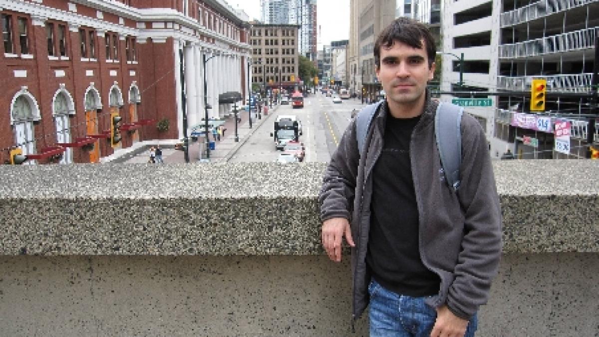 un roman de numai 22 de ani vanat de microsoft si facebook