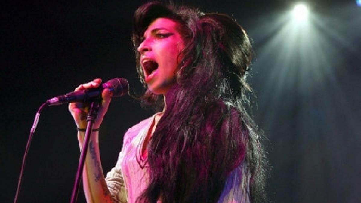 ce a facut amy winehouse cu 24 de ore inainte sa moara vezi ultima aparitie scenica a artistei