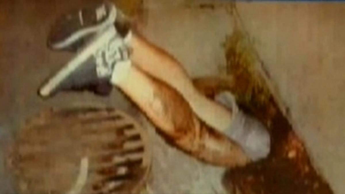 un barbat a ramas blocat cu capul intr un canal timp de 40 de minute