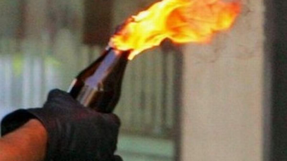 casa unui afacerist din iasi atacata cu sticle incendiare barbatul ar fi implicat in dosarul