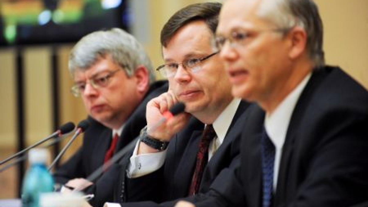 delegatia fmi in romania traian basescu se tutuieste cu jeffrey franks emil boc pacalit de limba