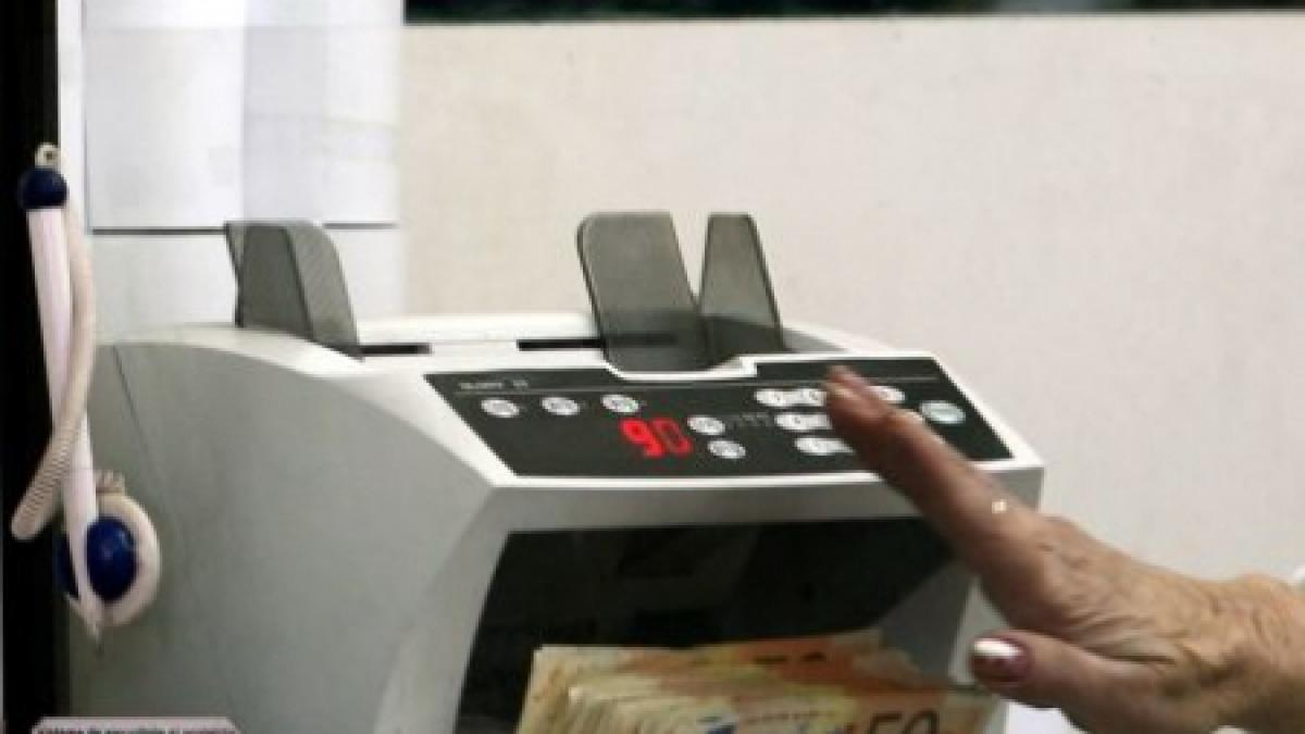 leul creste in raport cu euro dolarul si francul elvetian vezi cursul bnr