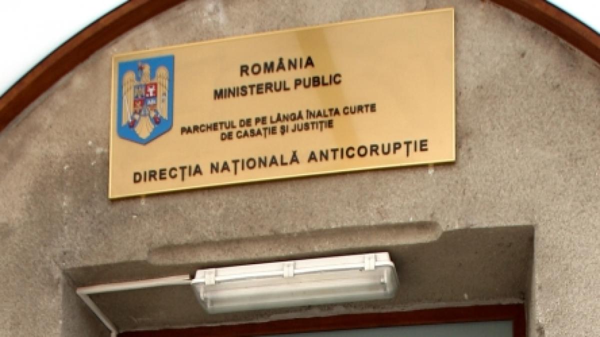 dna si a cheltuit aproape tot bugetul pe 2011 ofiterii sub acoperire au stat prin cluburi de lux