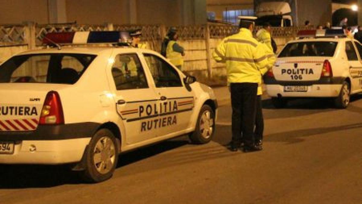 Un bărbat paralizat de la brâu în jos, prins la volan