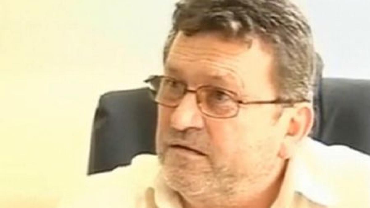 o familie il acuza pe primarul din deta refuza sa se mute din casa in care sta e retrocedata