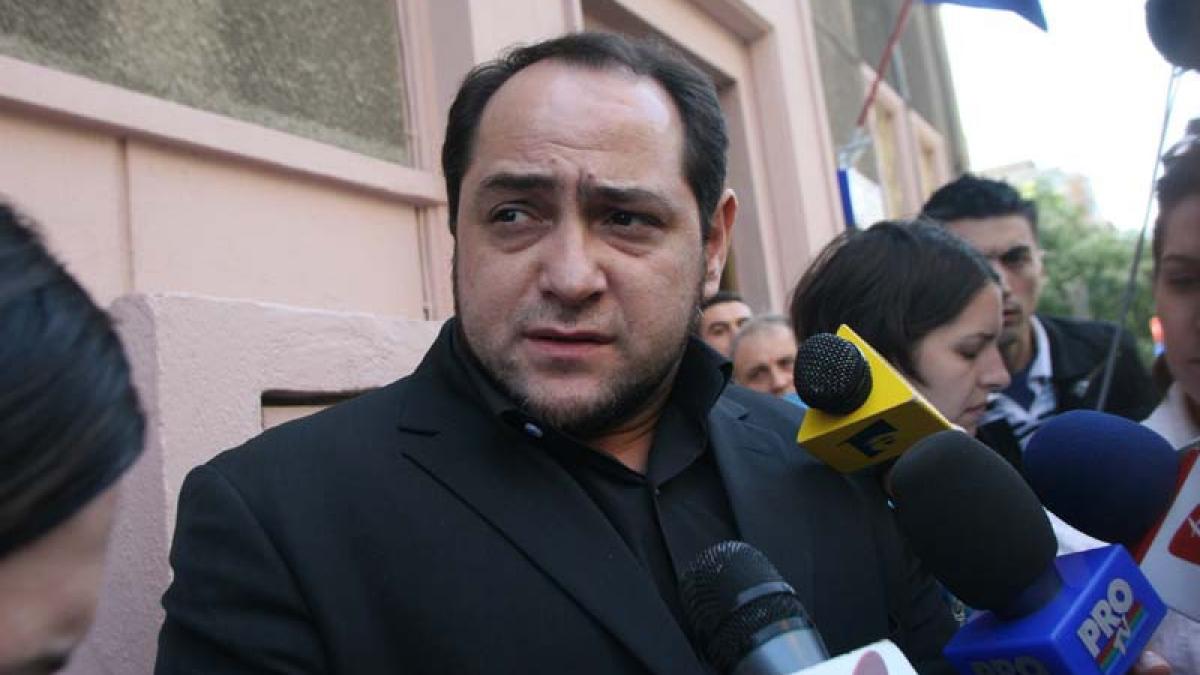 sandu geamanu un interlop superficial oscilant si violent care se considera perfect