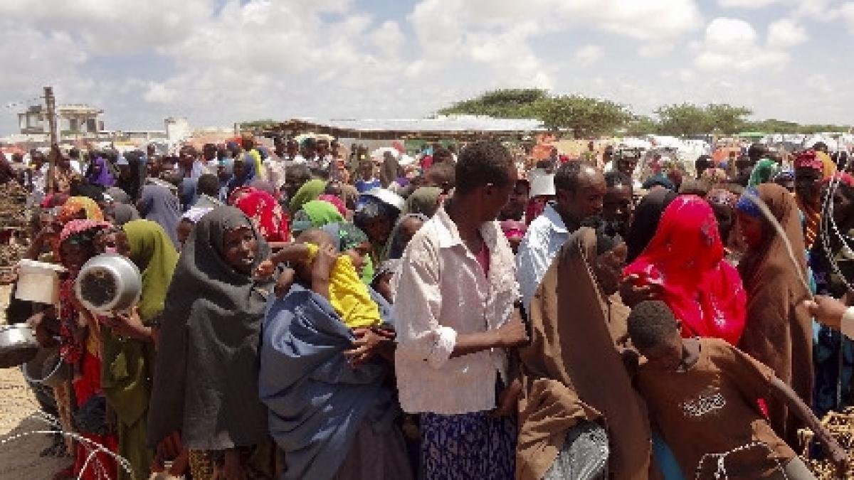 criza se adanceste in somalia dupa razboi si foamete refugiatii sunt loviti de ploi torentiale