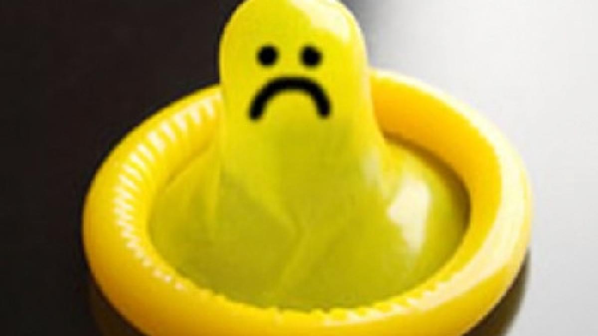 un barbat din cluj a reclamat la opc ca i s a rupt prezervativul