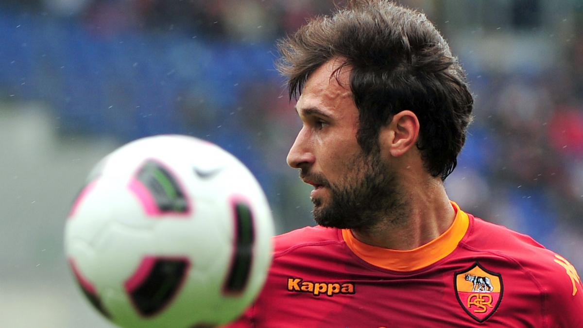 mercato in europa vucinic a semnat cu juventus stekelenburg la roma