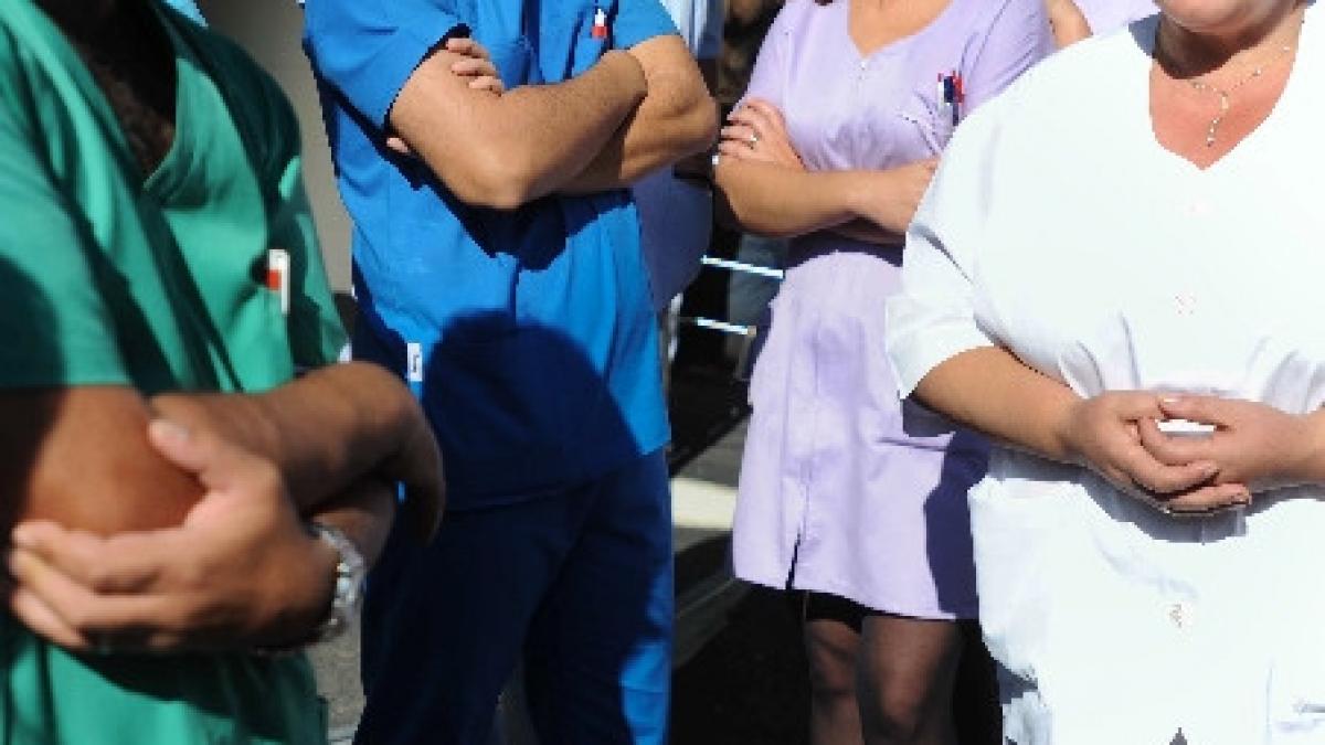 neamt protest al cadrelor medicale de la spital fata de taierea salariilor si a bonurilor