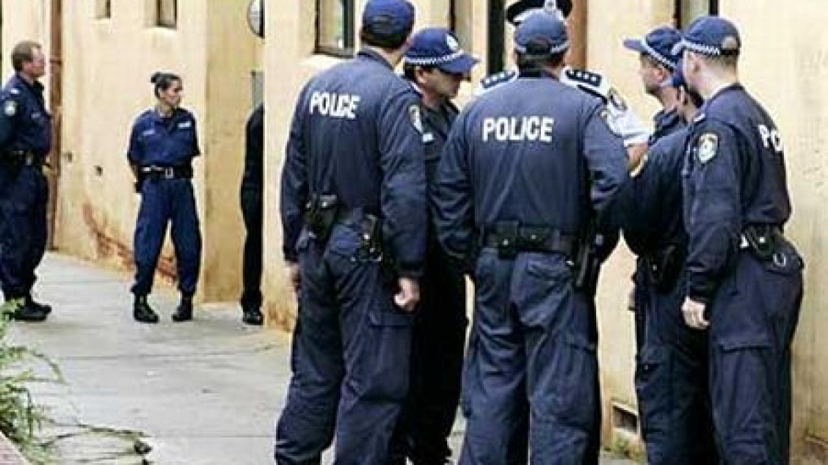 bomba prinsa de gatul australiancei de 18 ani luata de politisti dupa 10 ore este un dispozitiv