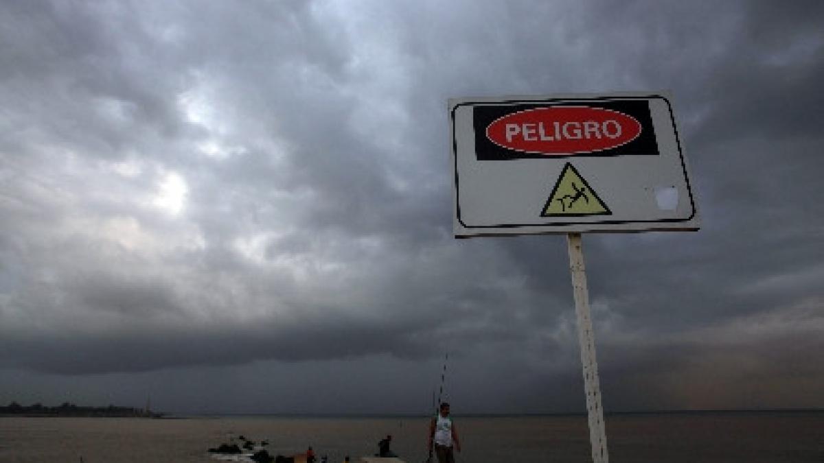 furtuna emily se indreapta catre republica dominicana si haiti s a lansat stare de alerta maxima