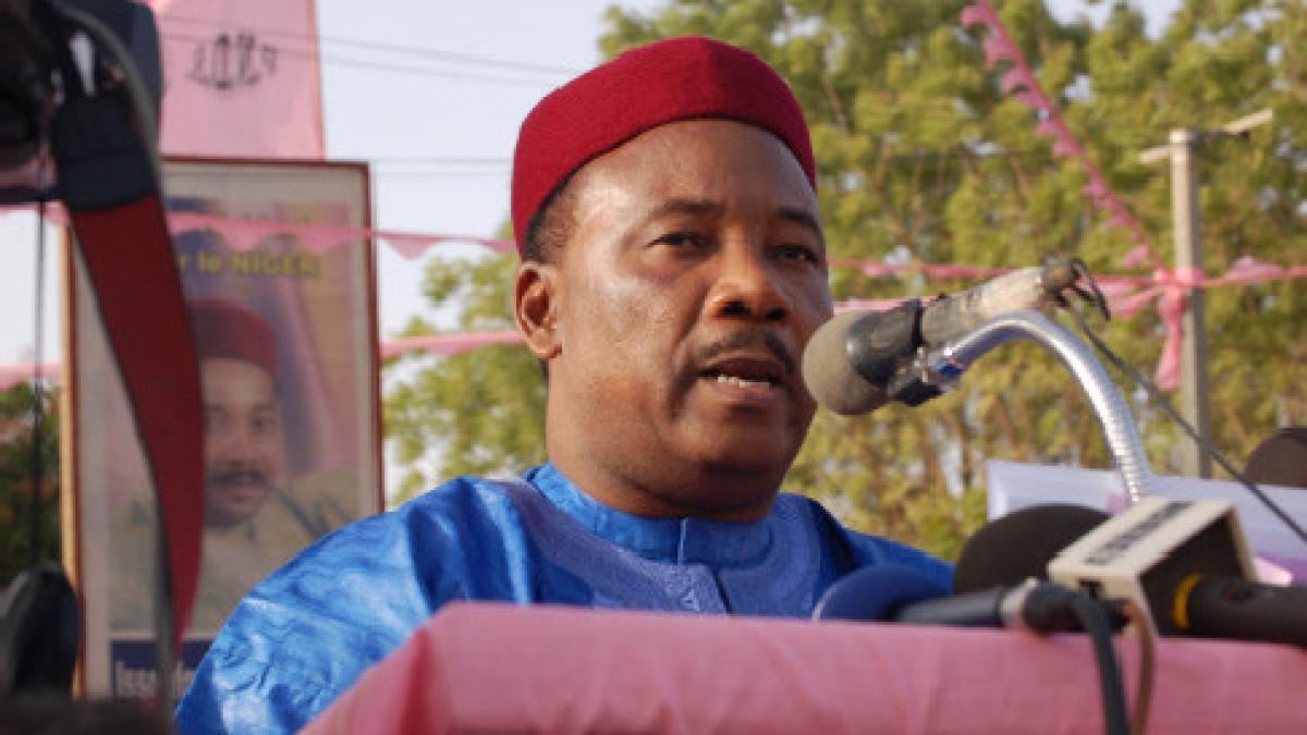 liderul nigerului confirma tentativa de lovitura de stat zece persoane au fost arestate