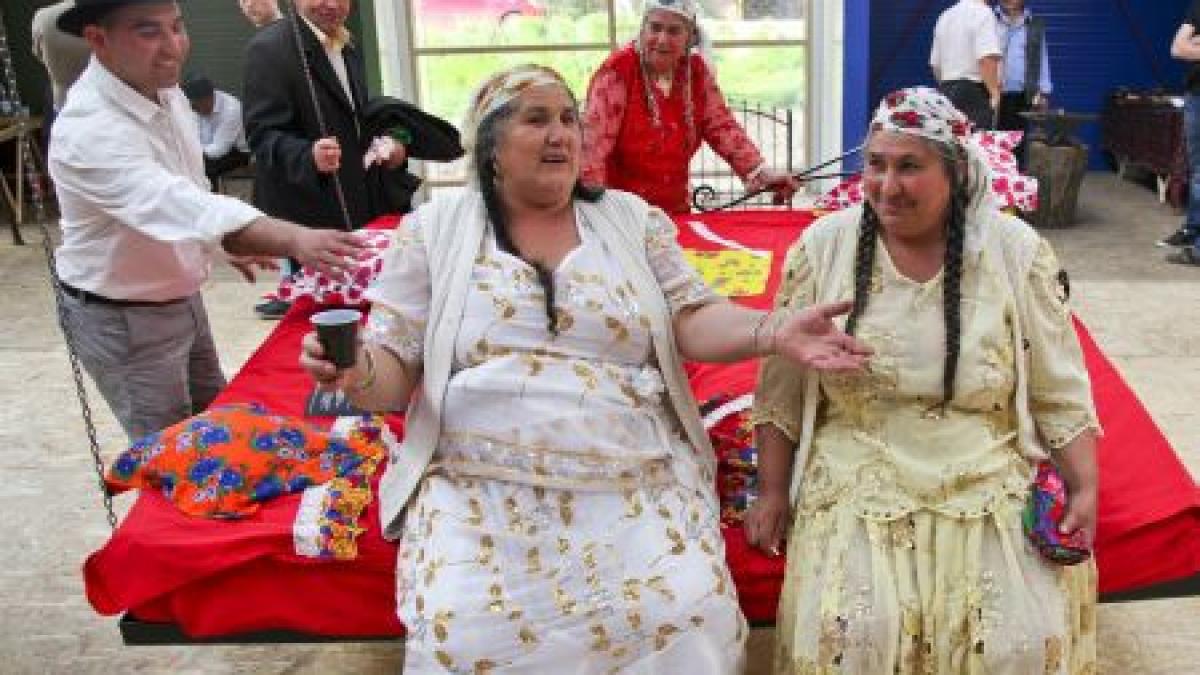 scandal in timisoara din cauza unei petreceri de logodna intr o familie bogata de romi