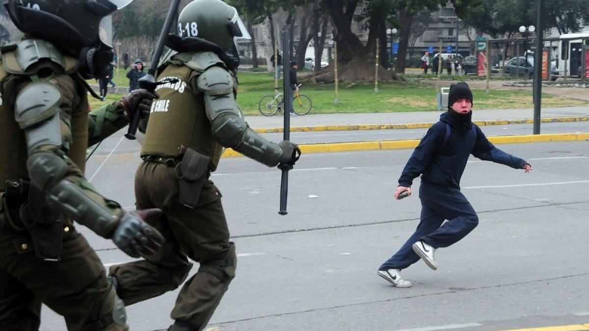 proteste in chile ciocniri violente intre studenti si fortele de ordine