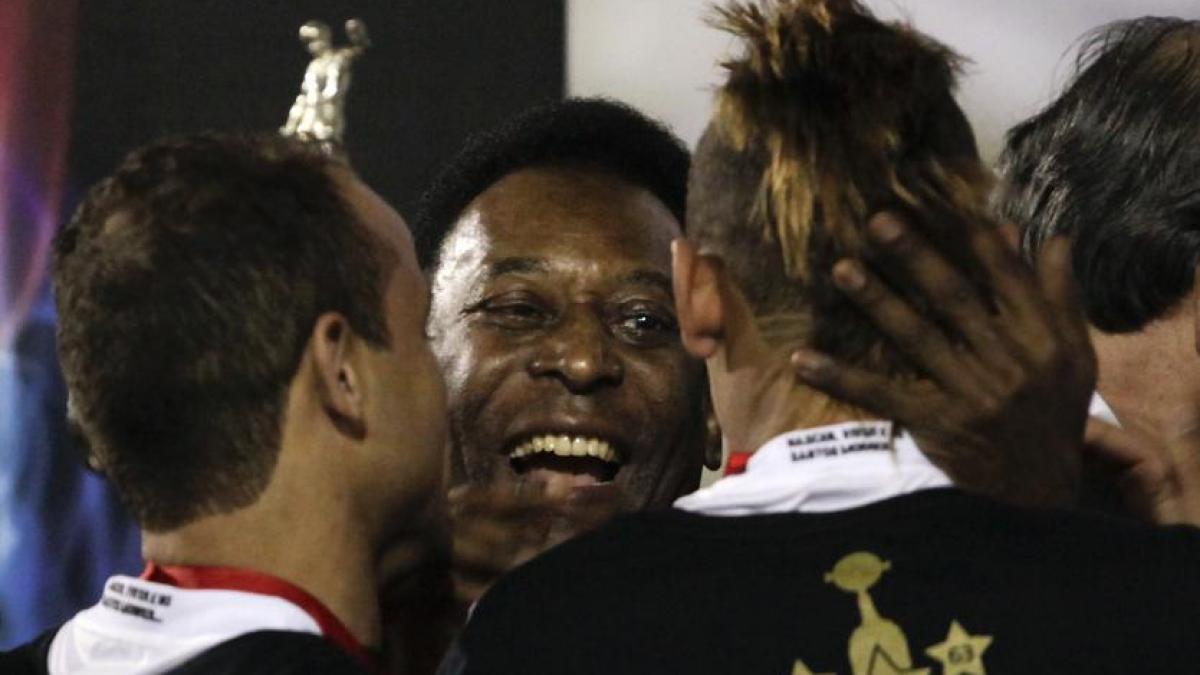 santos i a propus lui pele sa joace la campionatul mondial al cluburilor