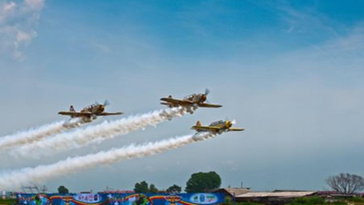 spectacol aviatic de exceptie la aerodromul banesti