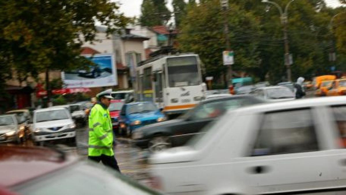 un sofer din targu jiu s a batut cu doi politisti in trafic vezi aici de ce