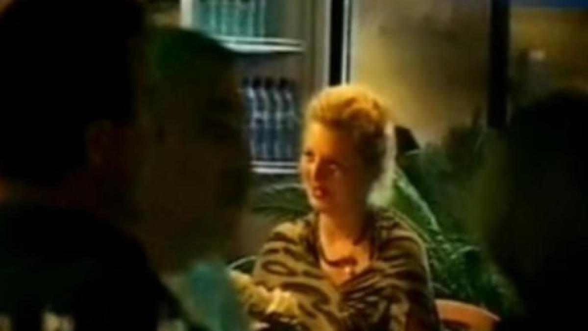 fiica cea mare a presedintelui basescu si a serbat ziua de nastere pe litoral