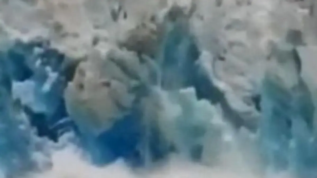 imagini spectaculoase un ghetar din alaska s a rupt chiar in fata turistilor