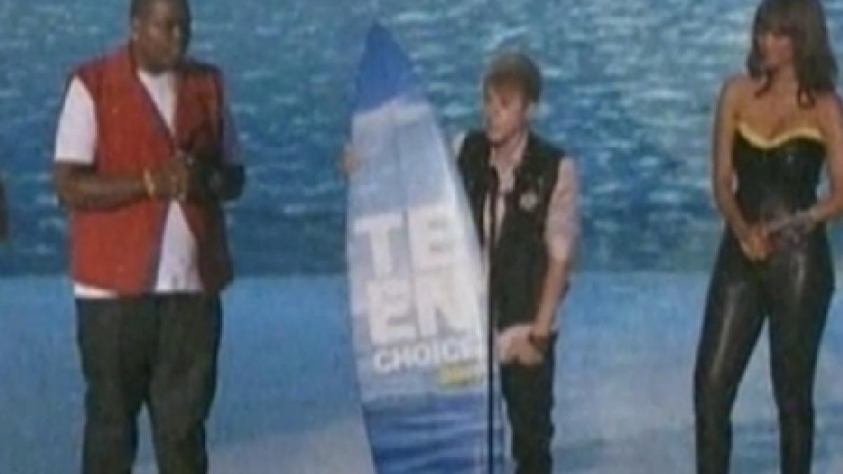 adolescentii americani si au premiat vedetele preferate in cadrul galei teen choice awards