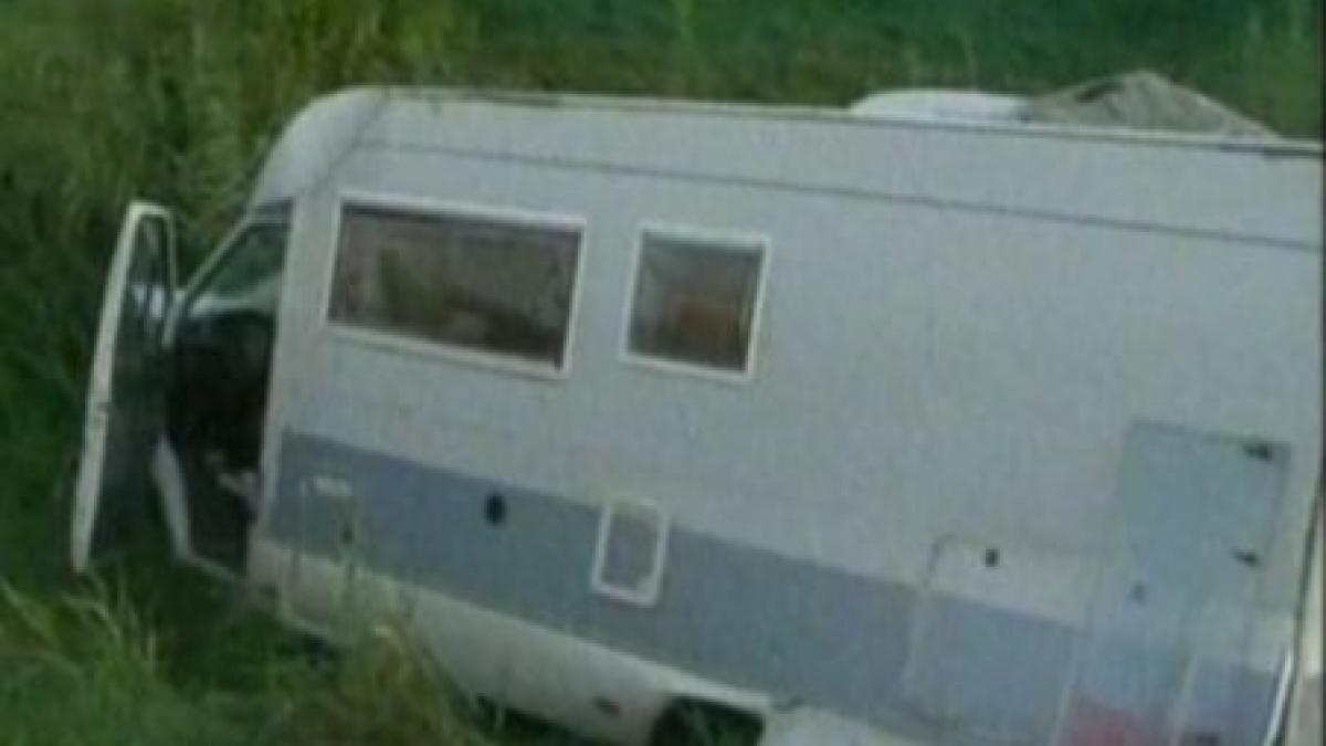 sase persoane au ajuns la spital dupa ce soferul unei rulote a adormit la volan