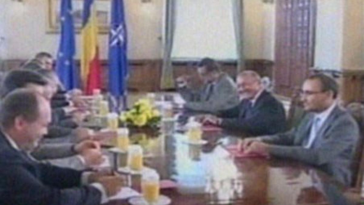 sedinta de urgenta la cotroceni basescu i a ironizat pe bancheri