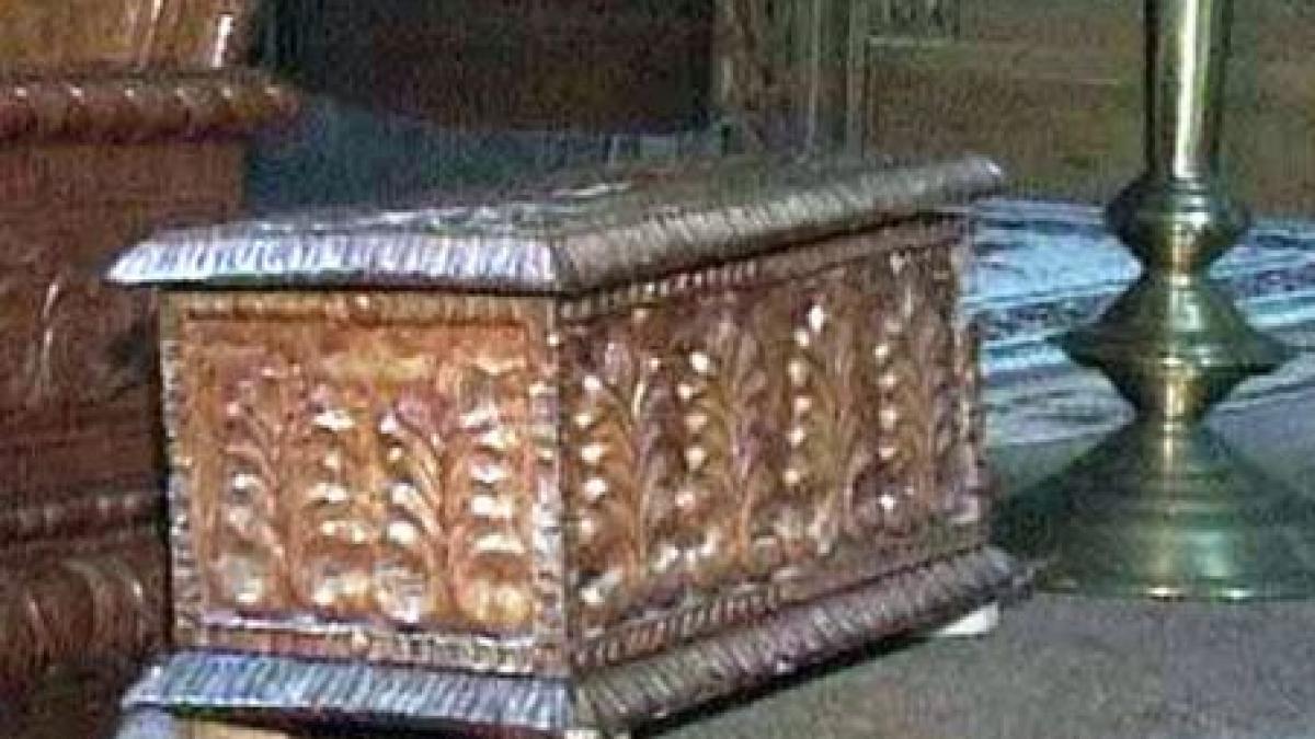 suceava cutia milei dintr o biserica pradata de hoti