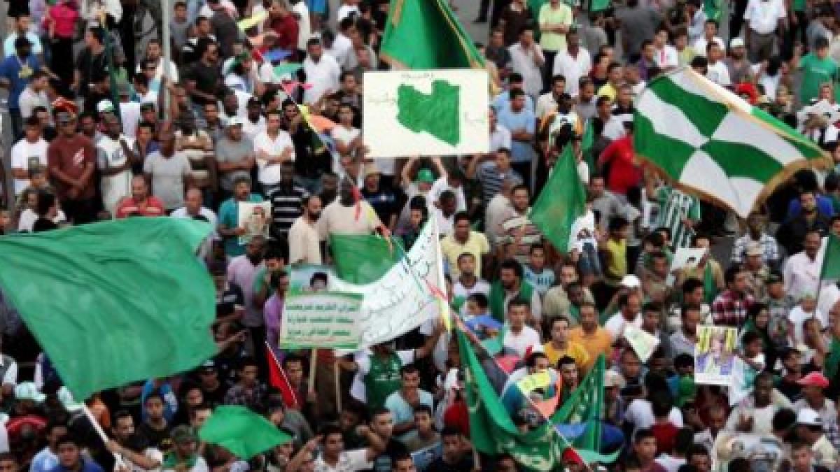 teroare in libia 16 romani la un pas de a fi atacati de rebeli vezi de ce nu se pot intoarce