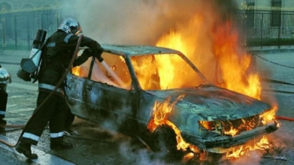 o masina s a facut scrum pe bulevardul barbu vacarescu din capitala