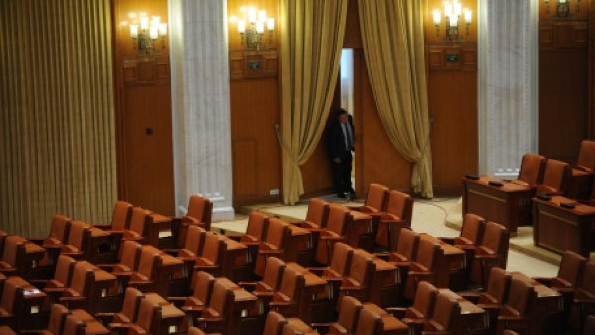 a inceput curatenia generala in parlament vezi aici cat costa intretinerea palatului