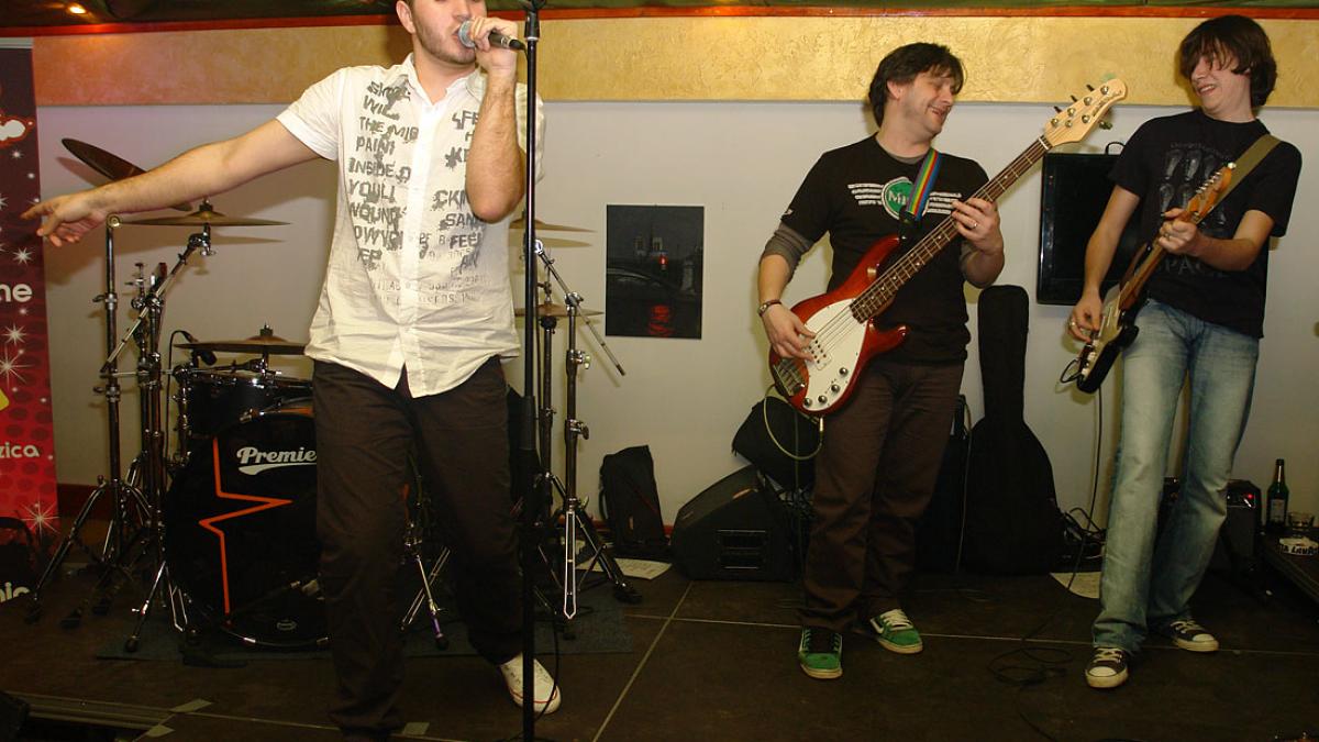 chitaristul de la trupa veche implicat intr un accident de circulatie