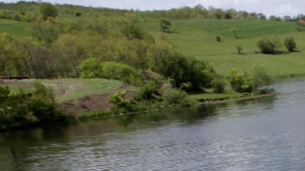 iasi fost director al unei banci cautat in apele raului siret