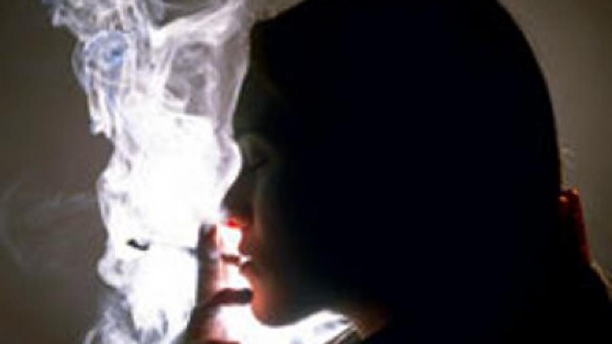 studiu femeile fumatoare sunt cu 25 mai predispuse la boli de inima si plamani decat barbatii