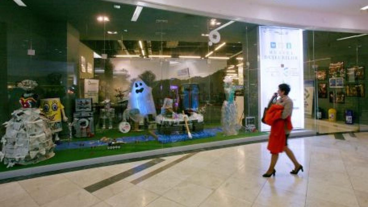 romanii nu au bani dar adora sezonul de reduceri de la mall