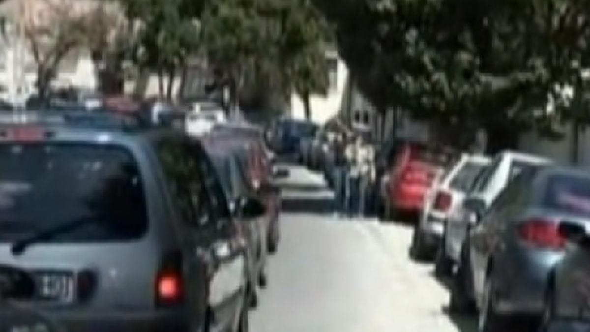 cozi imense la bran zona s a transformat intr o imensa parcare