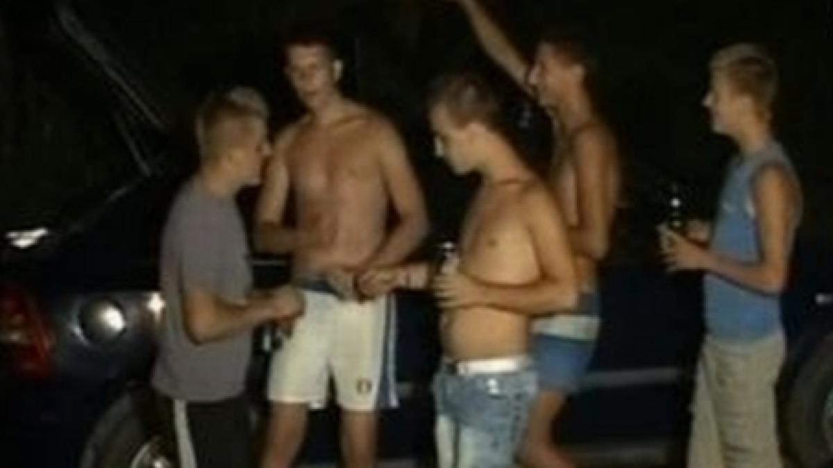 pelerinaj pe muzica lui salam cu gratare si alcool la manastirea nicula