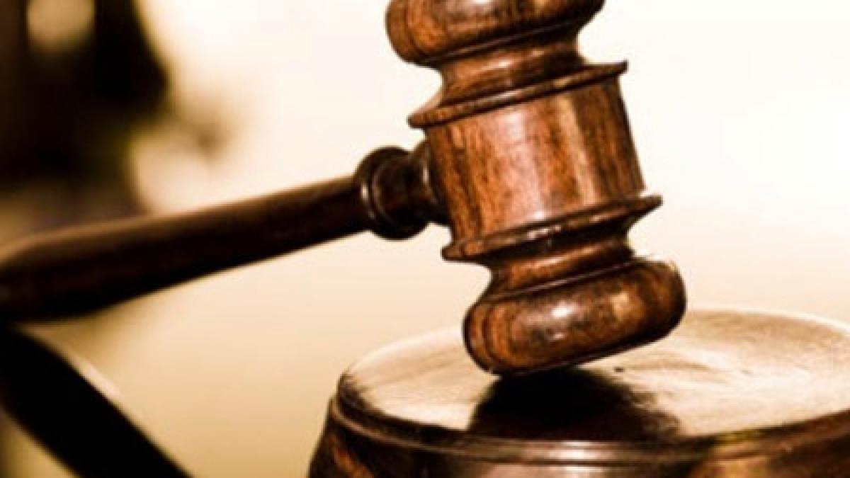 doi tineri din marea britanie condamnati la patru ani de inchisoare pentru ca au incitat la