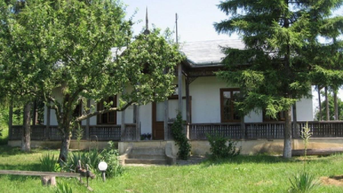 casa memoriala mihai eminescu din ipotesti jefuita vezi ce au furat hotii