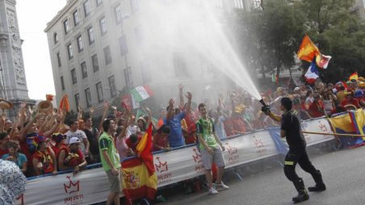 in ciuda protestelor vizita papei benedict al xvi lea in spania a atras mii de pelerini