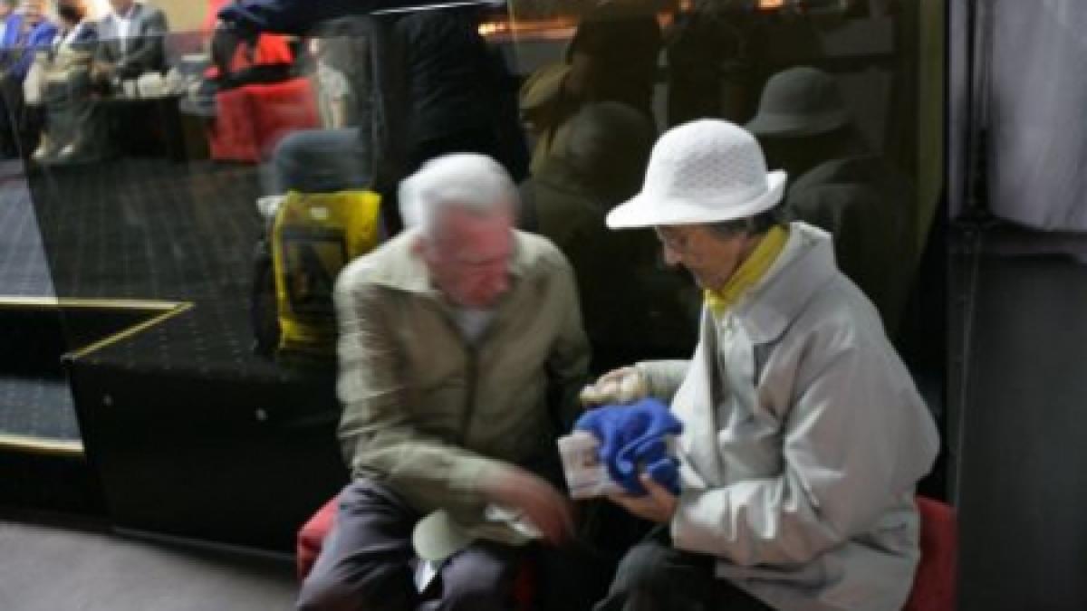 pensionarii din italia ingroziti guvernul trebuie sa taie 20 de miliarde euro din cheltuielile