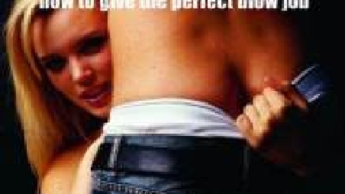 sex oral in public un cuplu filmat in timp ce se dezlantuie intr un autocar