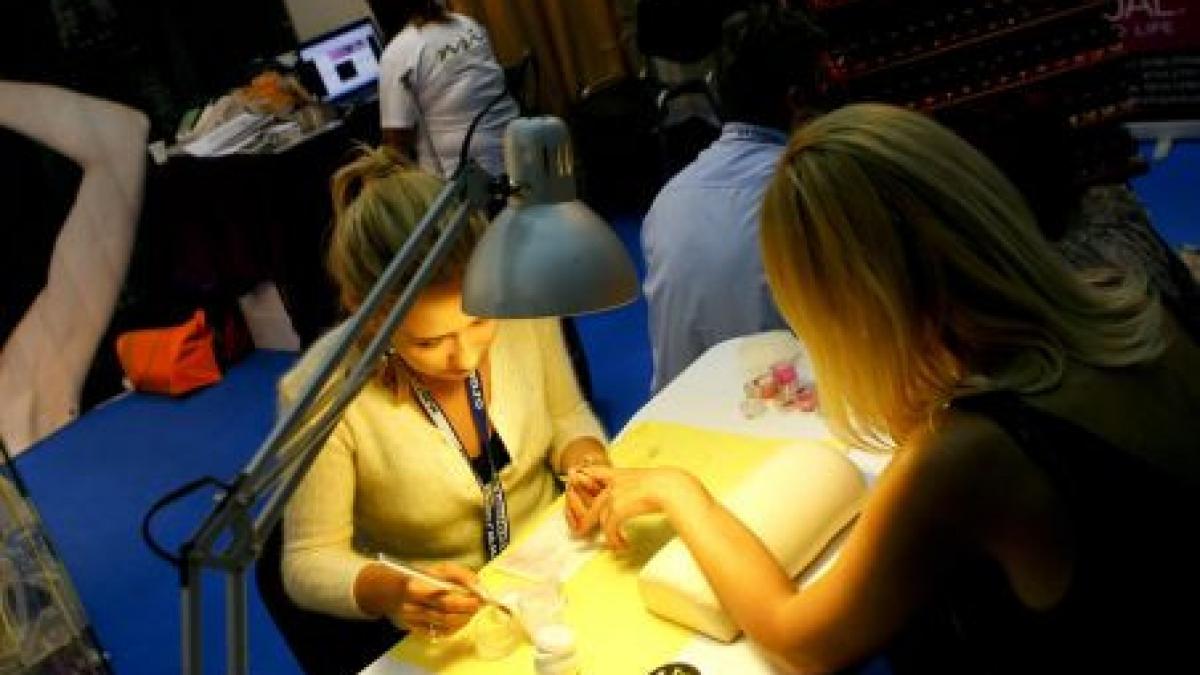 reconversie profesionala romancele s au apucat de meserii anti criza