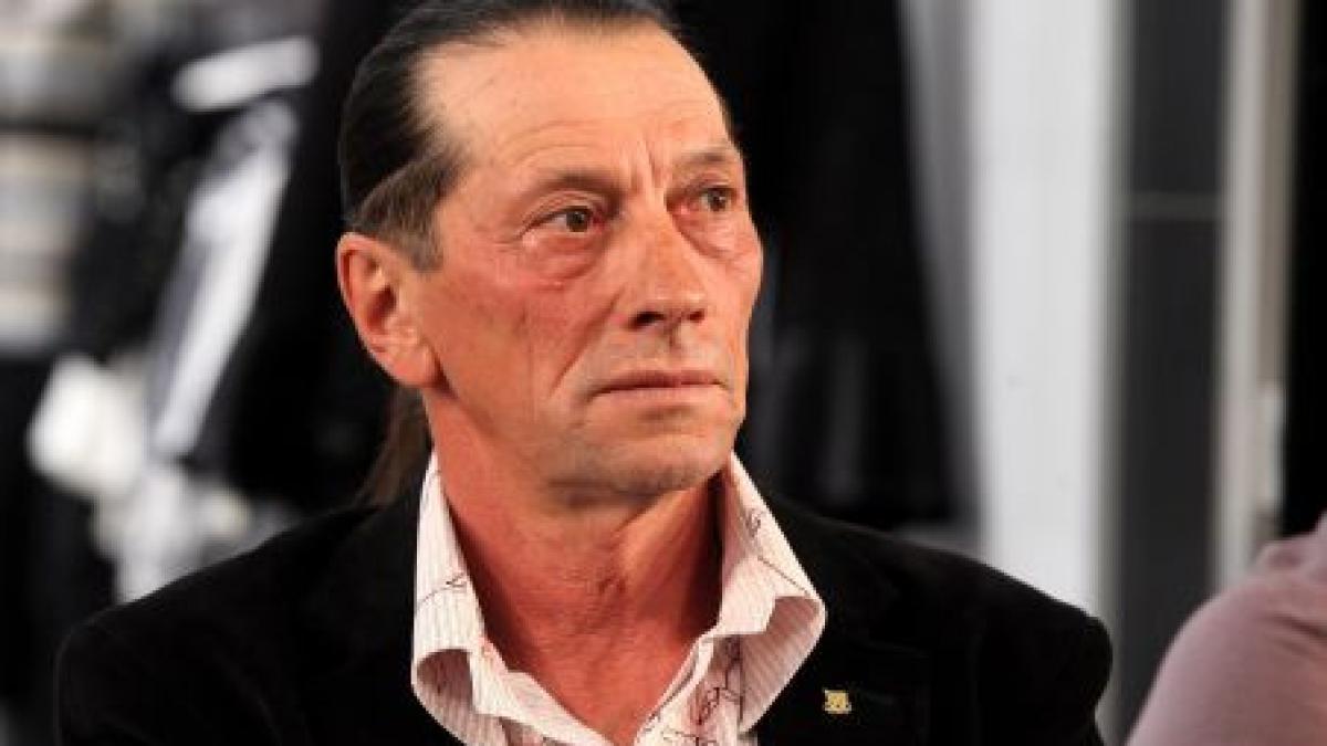 ivan patzaichin la un pas de moarte am zburat cu un om al teroristului carlos sacalul avea 6 kg de