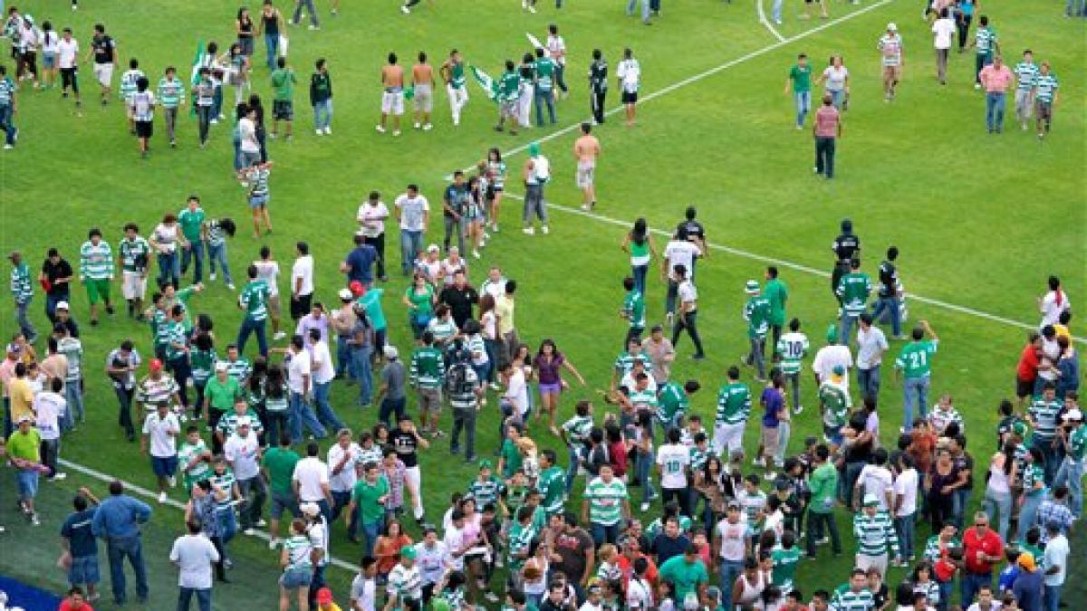 violente si impuscaturi pe stadioane in mexic si statele unite