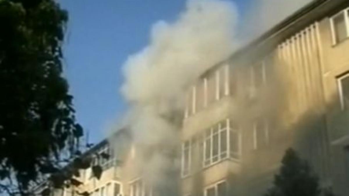 un copil si bunica sa la un pas sa moara intr un incendiu provocat de o instalatie improvizata